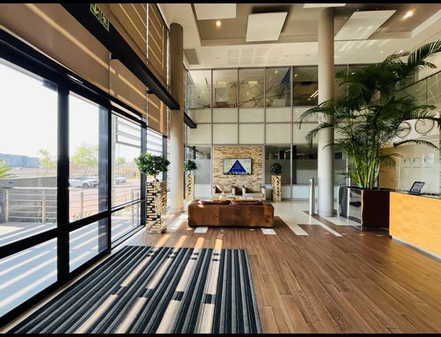 1,600M² OFFICE TO LET IN WATERFALL